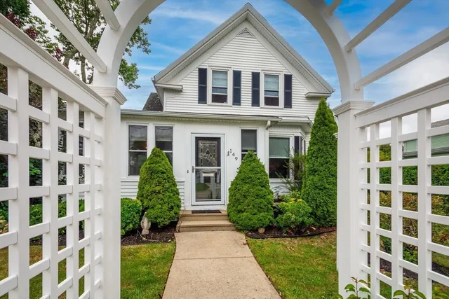 $689,000 | 149 Concord Street, Rockland, MA 02370