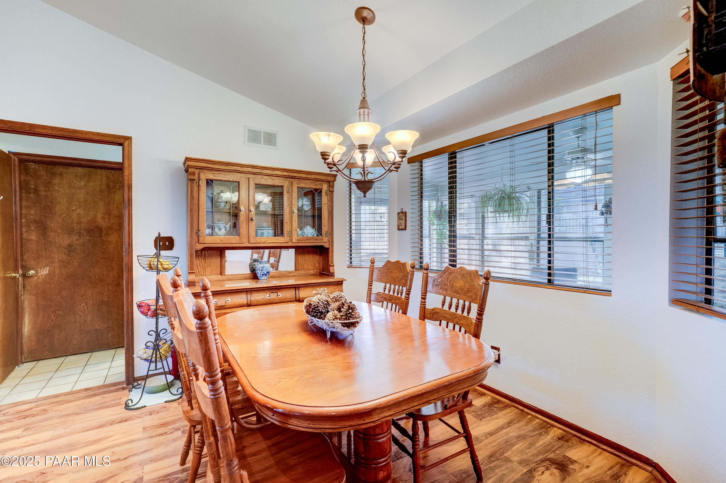 10825 East Turquoise Circle Dewey, AZ 86327 - Photo 11 of 46 Dining Area