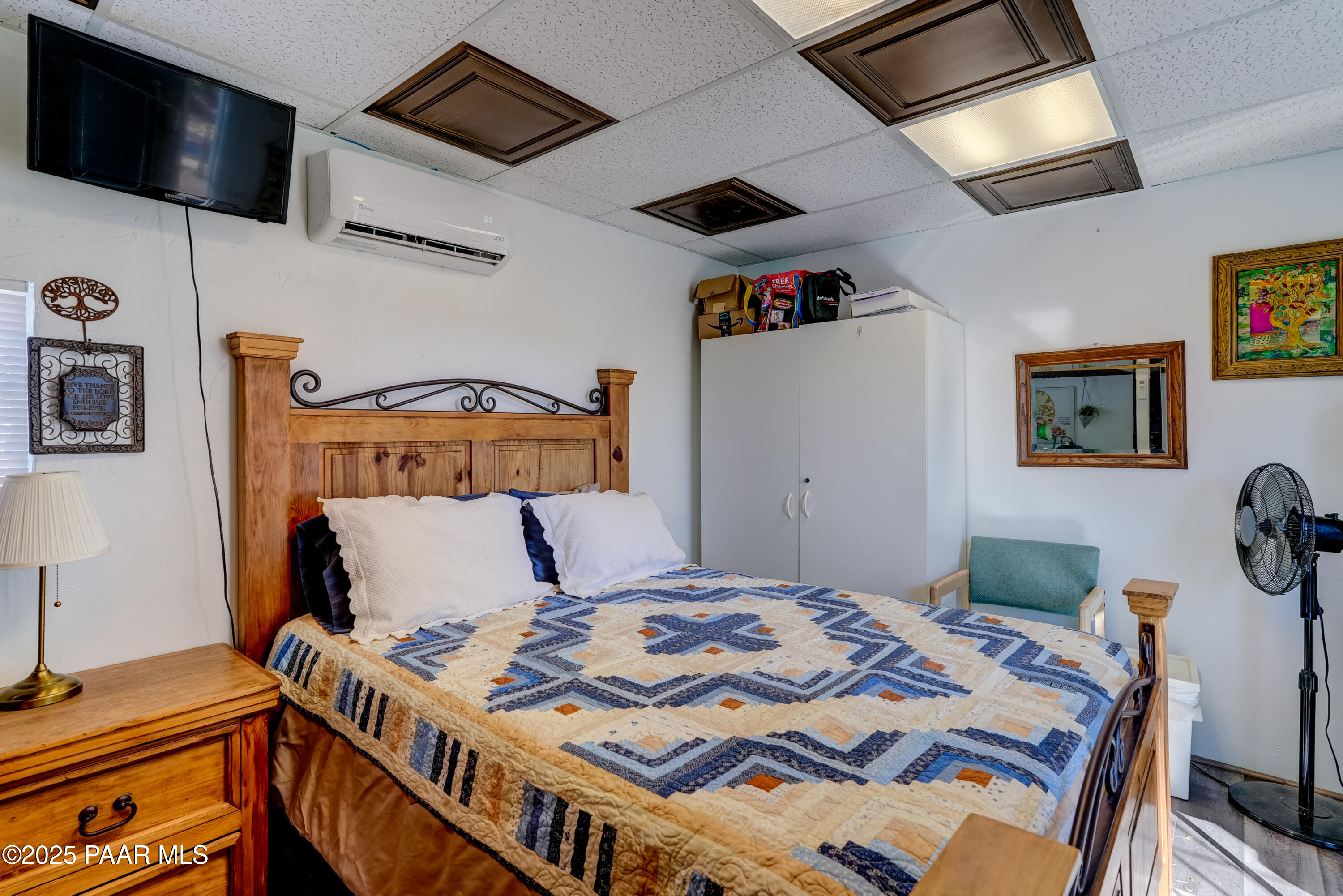 10825 East Turquoise Circle Dewey, AZ 86327 - Photo 36 of 46 Guest House Bedroom Area