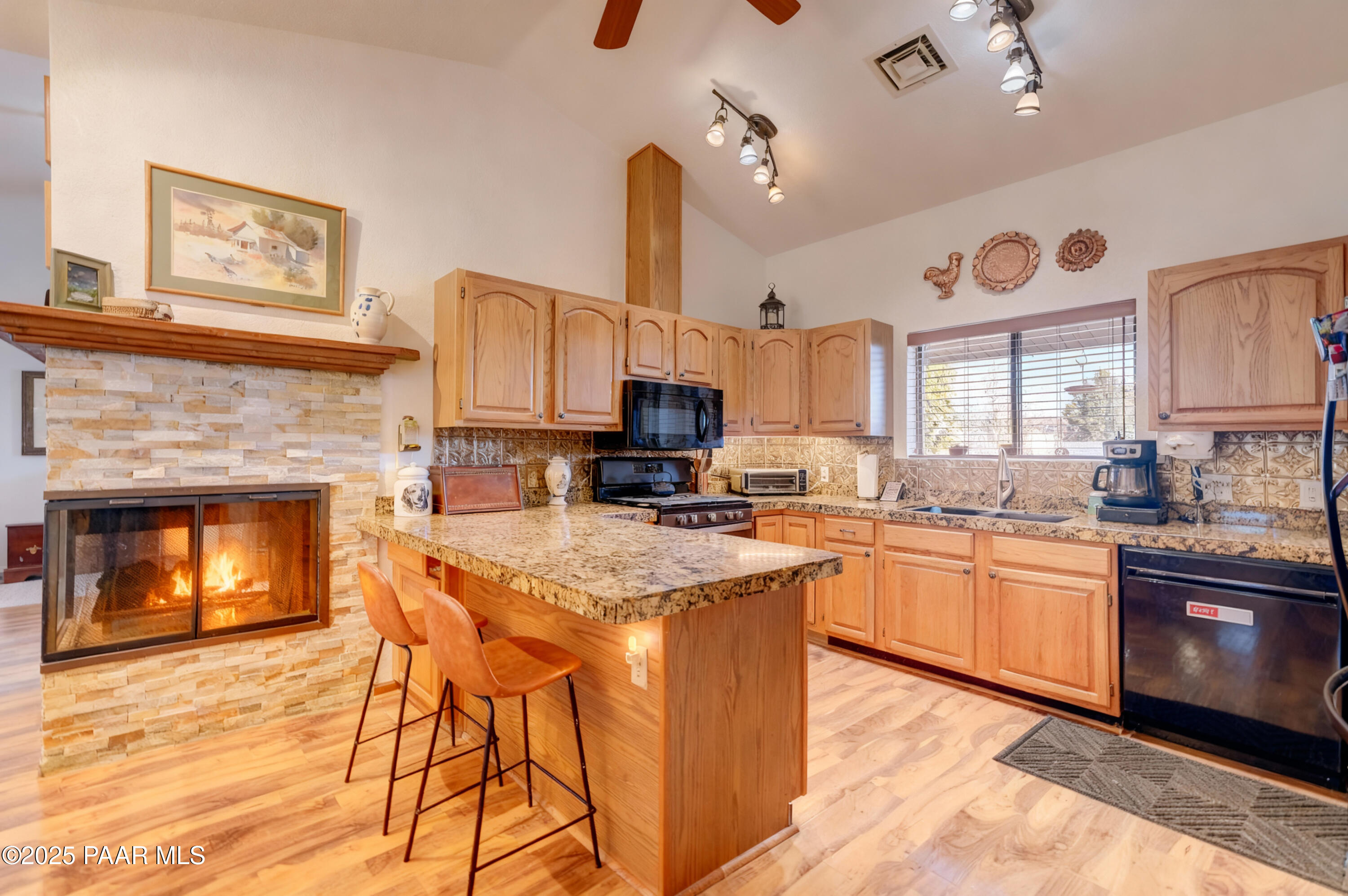 10825 East Turquoise Circle Dewey, AZ 86327 - Photo 8 of 46 Kitchen