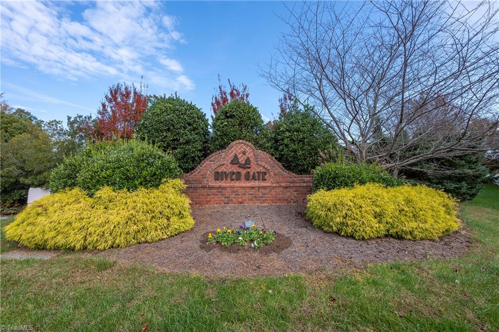 4464 Silo Ridge Clemmons, NC 27012 - Photo 3 of 36 Front of Neighborhood