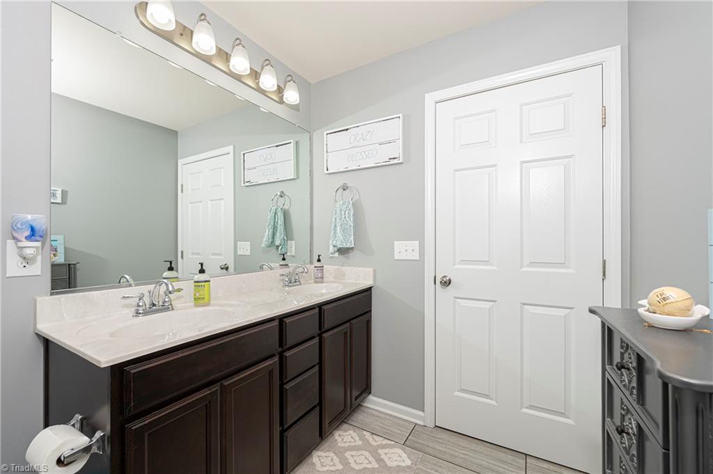 4464 Silo Ridge Clemmons, NC 27012 - Photo 25 of 36 Full Bath