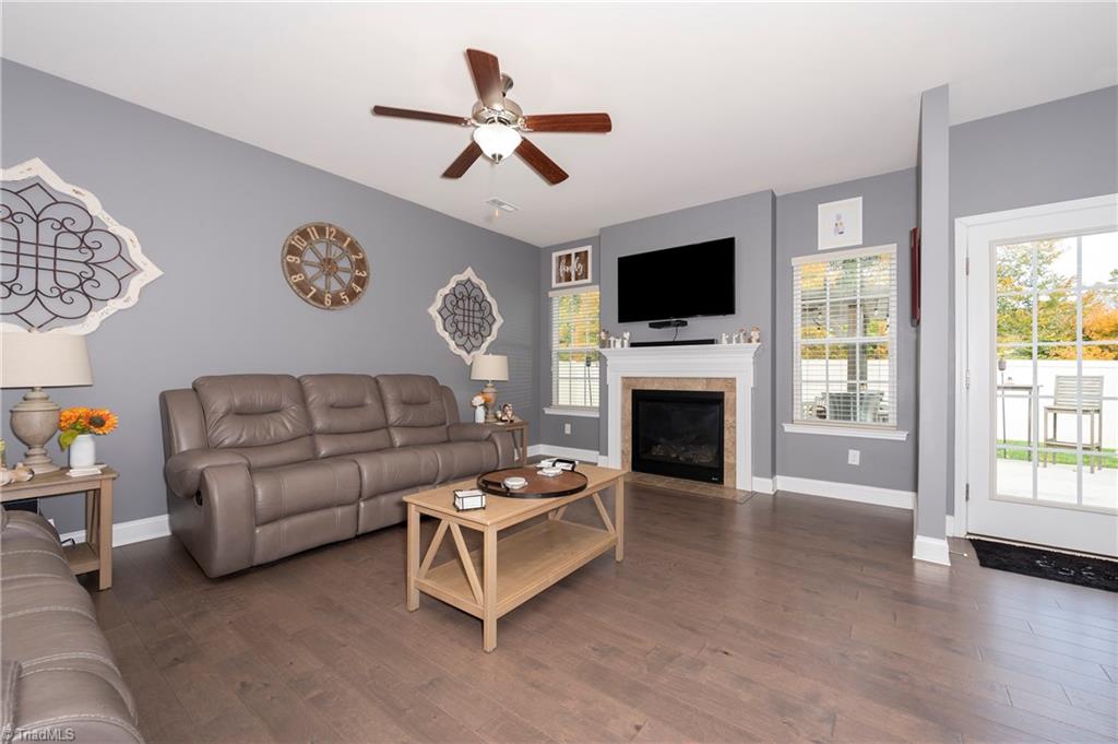 4464 Silo Ridge Clemmons, NC 27012 - Photo 6 of 36 Living Room