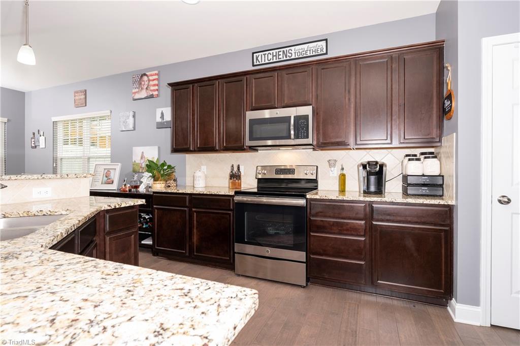 4464 Silo Ridge Clemmons, NC 27012 - Photo 10 of 36 Kitchen