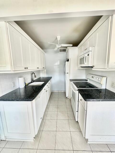 1083 Guildford East Boca Raton, FL 33434 - Photo 2 of 35 Kitchen