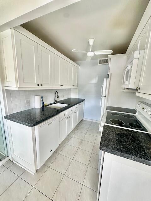 1083 Guildford East Boca Raton, FL 33434 - Photo 4 of 35 Kitchen