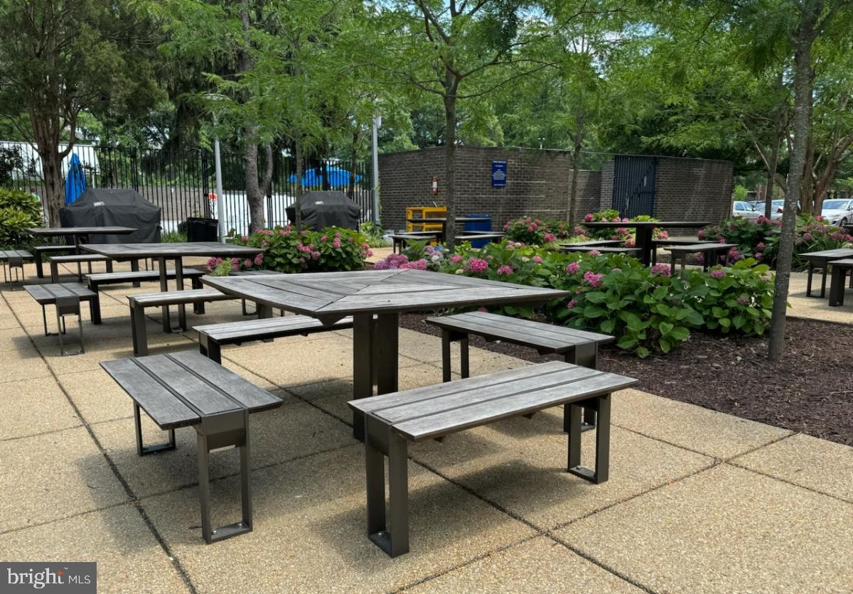 1311 Delaware Avenue Southwest, Unit S336 Washington, DC 20024 - Photo 15 of 24 Picnic area with 3 gas grills