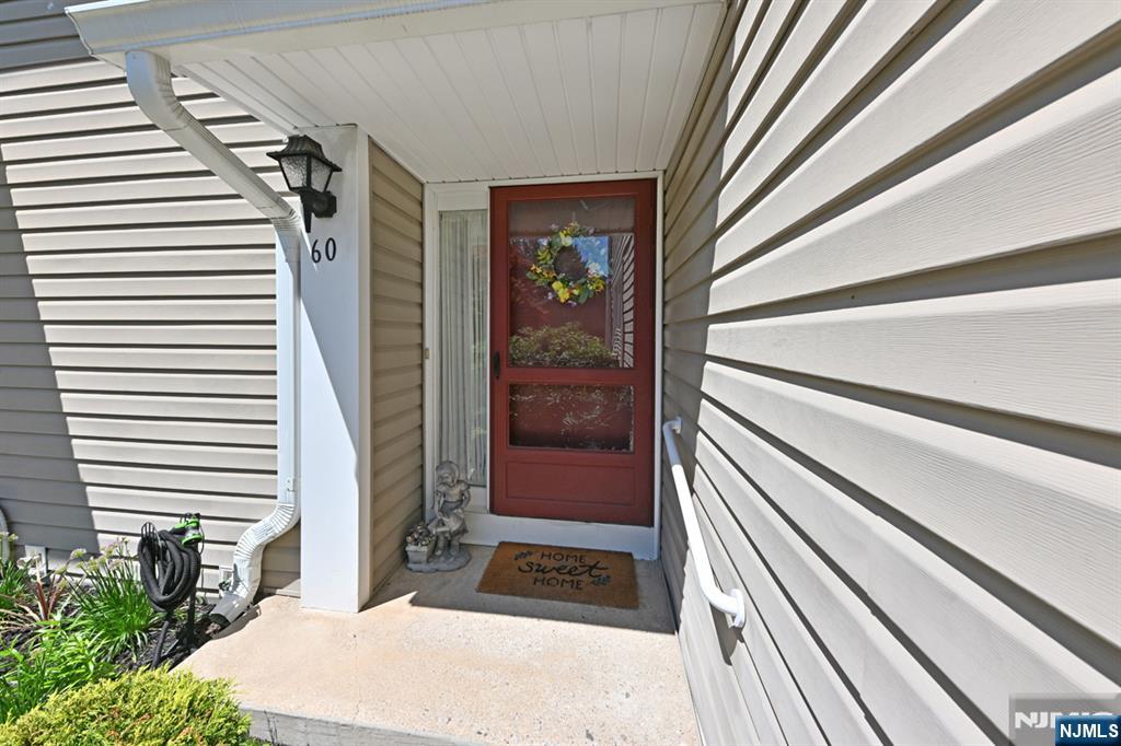 60 Sunset Court Mahwah, NJ 07430 - Photo 2 of 25