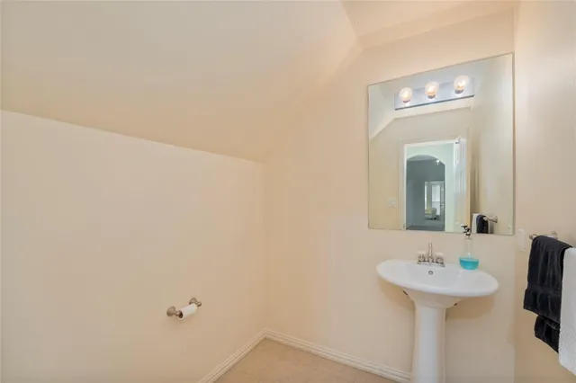 $649,000 | 135 Kirkpatrick Road, Ennis, TX 75119