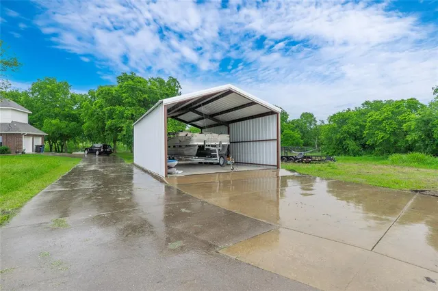 $649,000 | 135 Kirkpatrick Road, Ennis, TX 75119