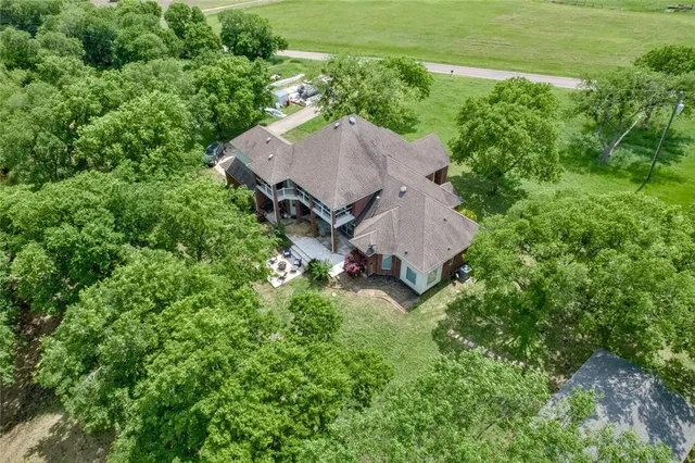 $649,000 | 135 Kirkpatrick Road, Ennis, TX 75119