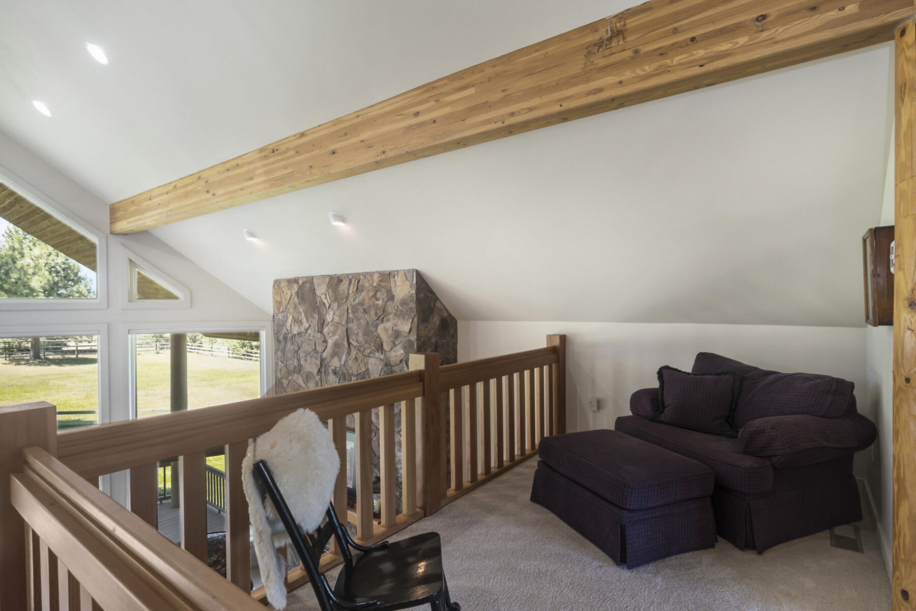 60696 Tekampe Road Bend, OR 97702 - Photo 26 of 61 Upstairs loft area