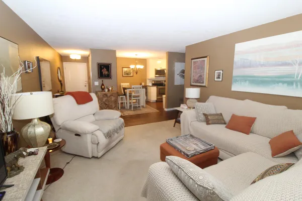 $169,900 | 30675 Park Street, Unit 211, Lindstrom, MN 55045