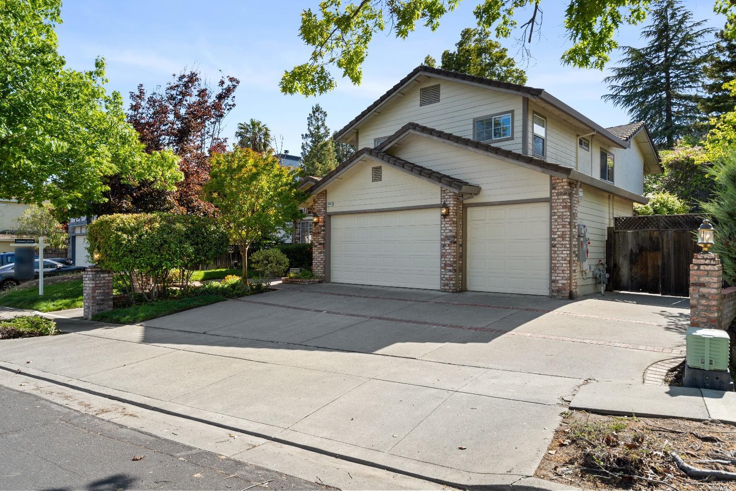 3525 Fieldcrest Avenue Fairfield, CA 94534 - Photo 3 of 31 a view of a white house with a large tree