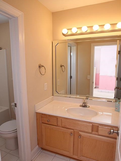 5008 Contender Drive Raleigh, NC 27603 - Photo 13 of 22 2nd floor bathroom.