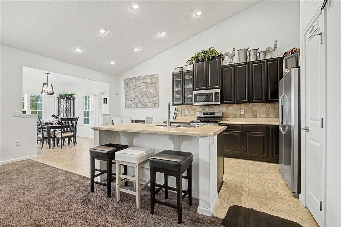 562 Recess Drive Riverside, OH 45404 - Photo 7 of 33 Gallery Image 7