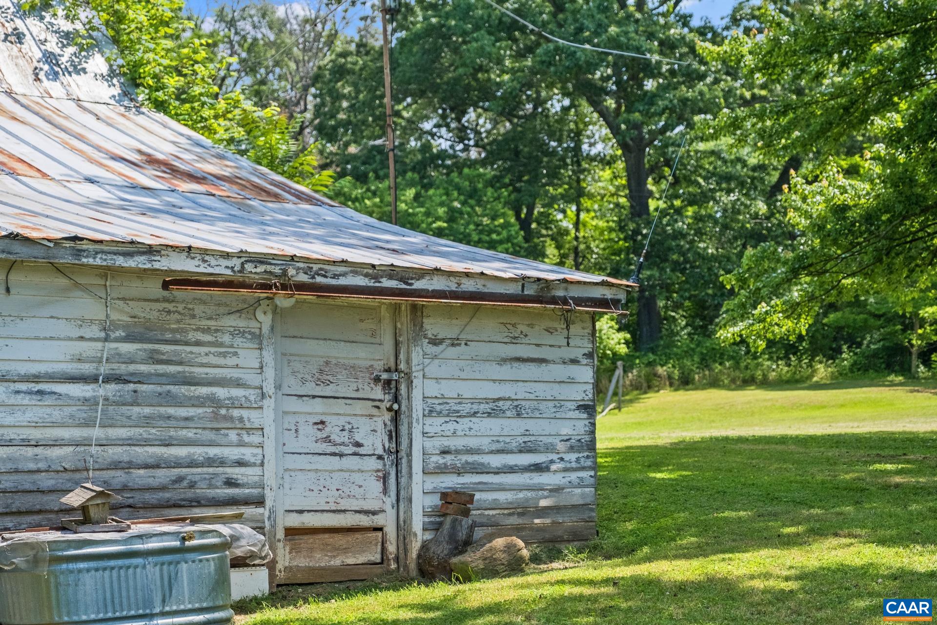 165 Shiloh Loop Faber, VA 22938 - Photo 8 of 33 a view of a backyard of the house
