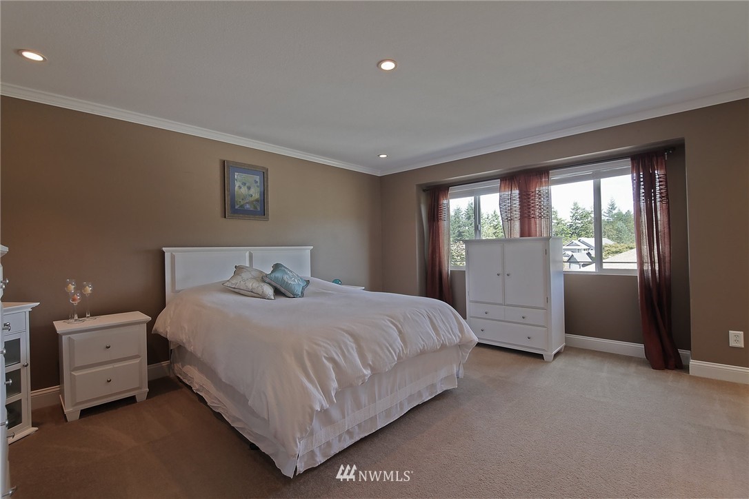 15619 140th Place Southeast Renton, WA 98058 - Photo 13 of 18 Gallery Image 13
