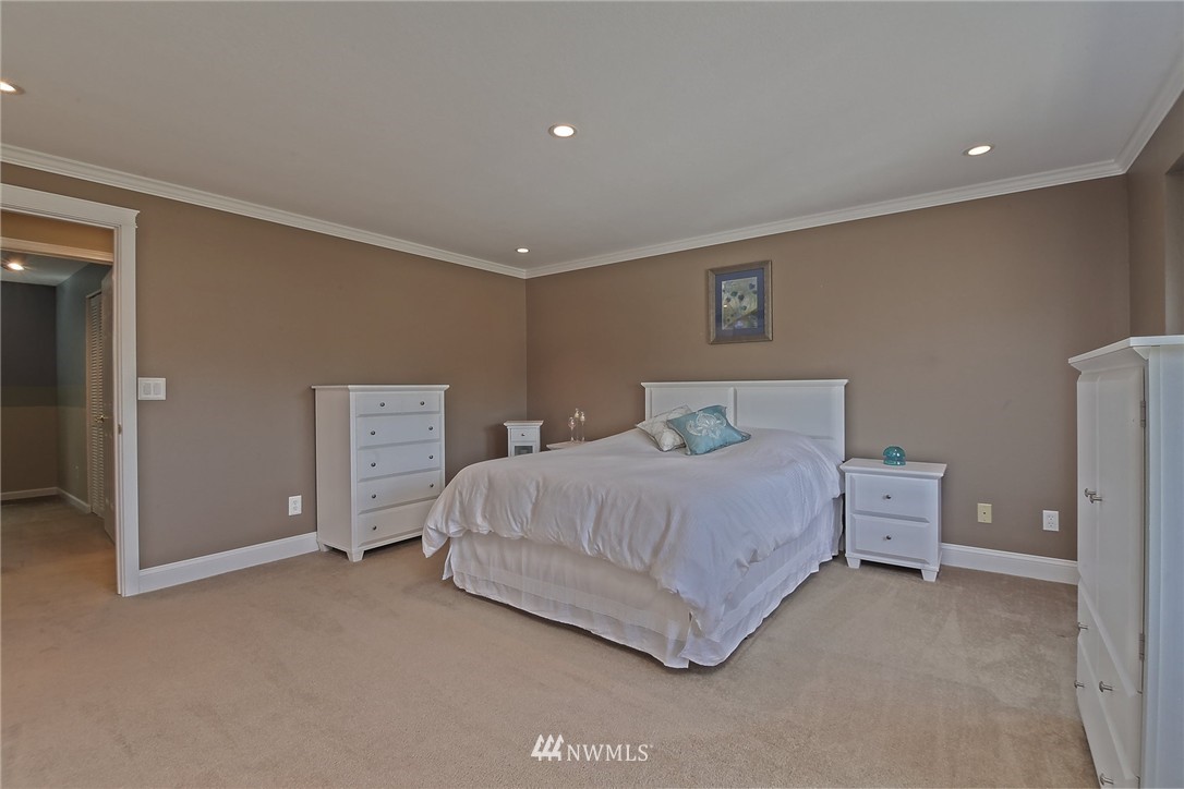 15619 140th Place Southeast Renton, WA 98058 - Photo 14 of 18 Gallery Image 14