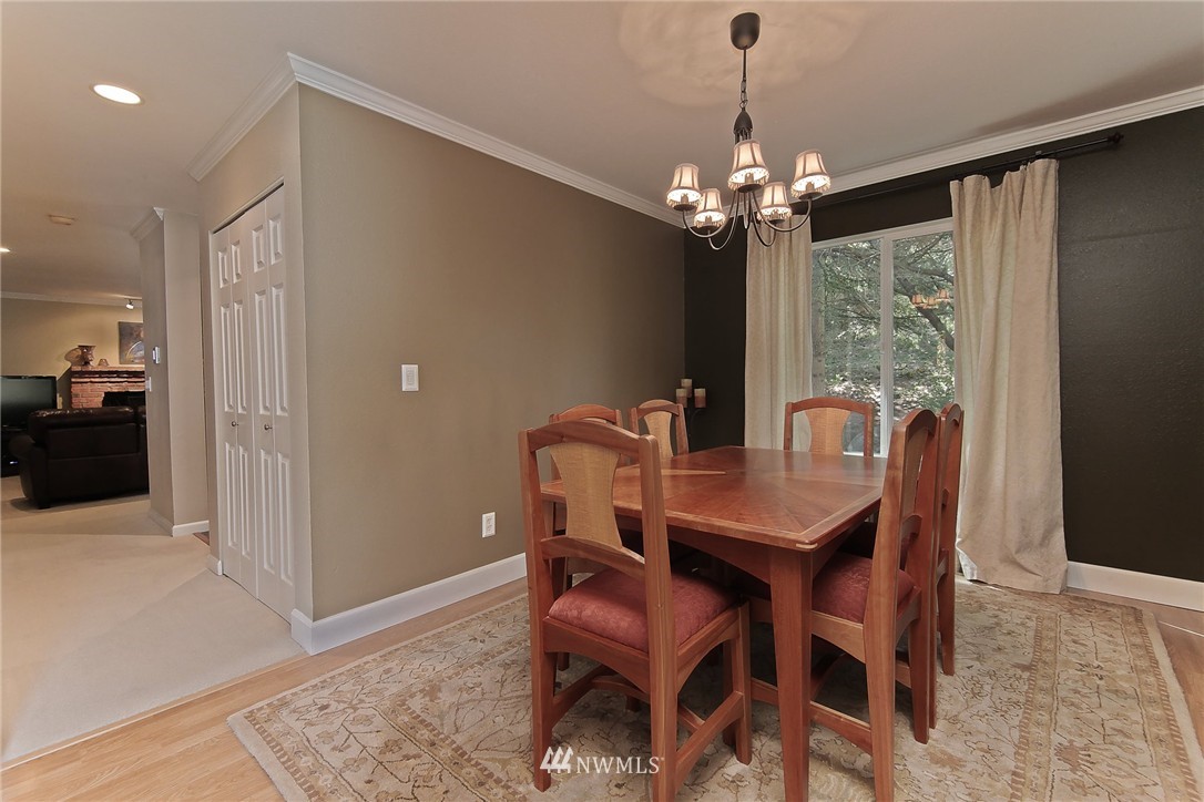 15619 140th Place Southeast Renton, WA 98058 - Photo 5 of 18 Gallery Image 5