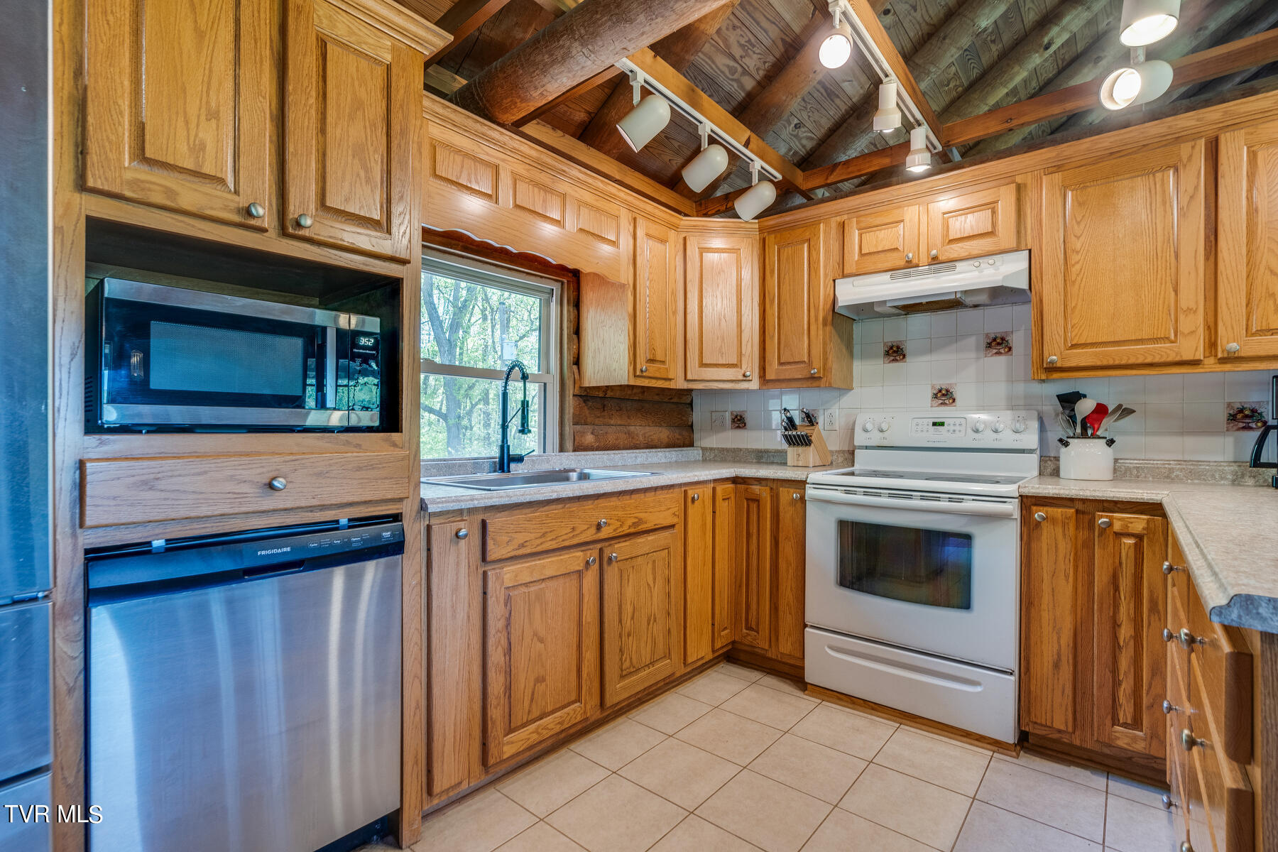 1025 Kitchen Branch Road Greeneville, TN 37743 - Photo 13 of 55 012