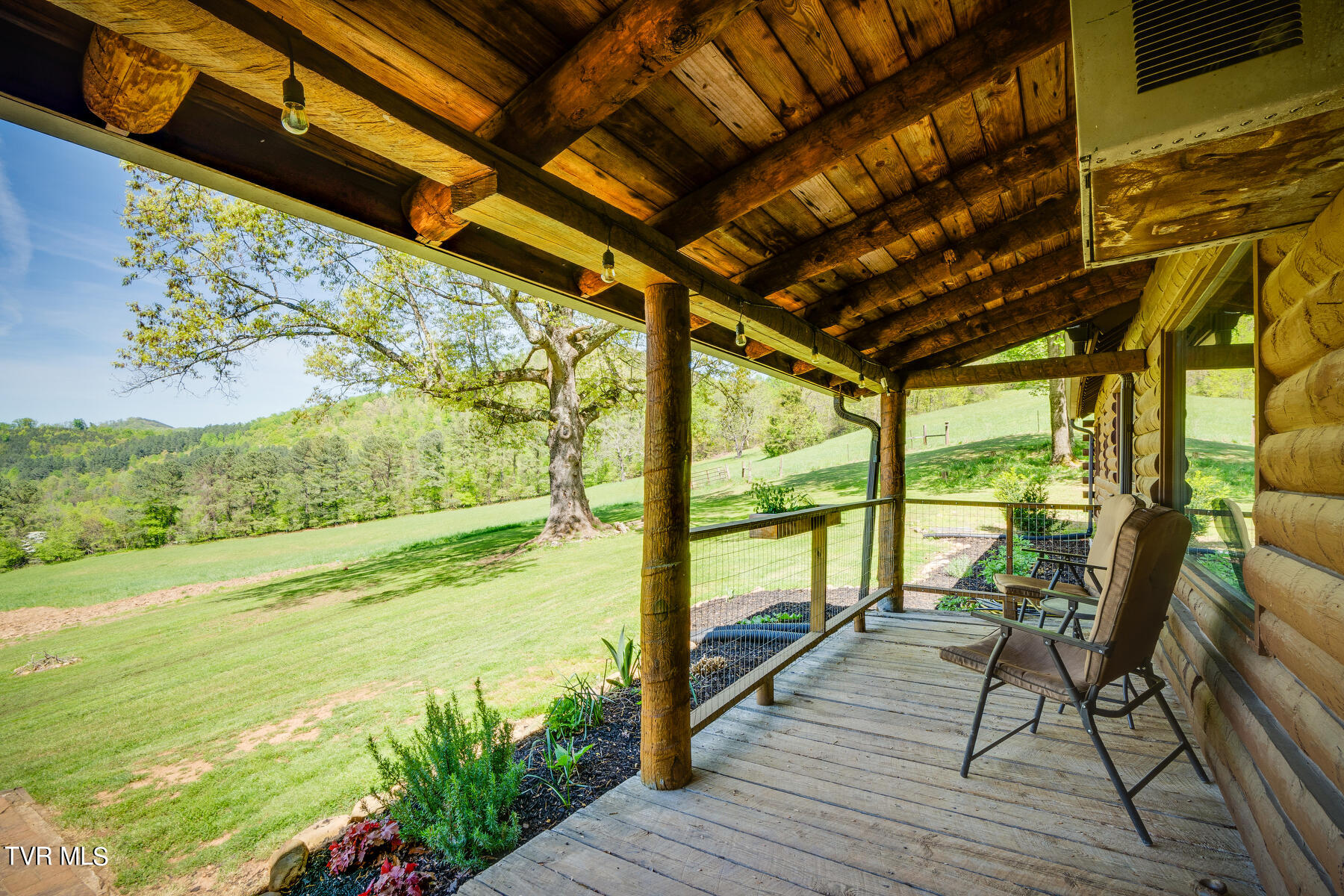 1025 Kitchen Branch Road Greeneville, TN 37743 - Photo 5 of 55 004