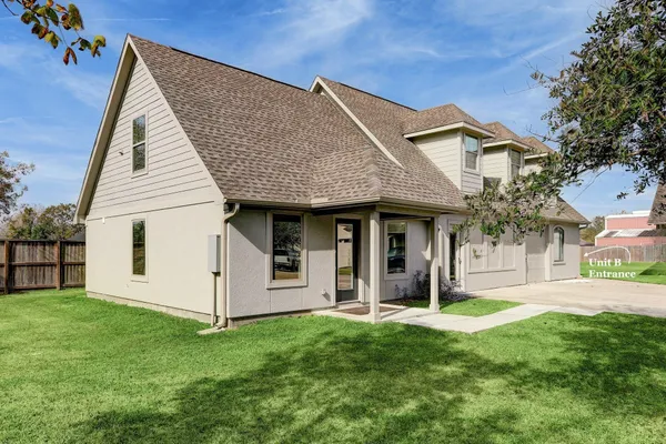 $1,250 | 18223 County Road 132, Unit 2, Pearland, TX 77581