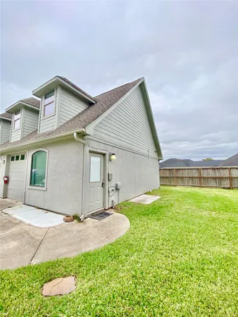 $1,250 | 18223 County Road 132, Unit 2, Pearland, TX 77581