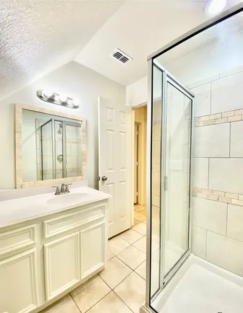 $1,250 | 18223 County Road 132, Unit 2, Pearland, TX 77581