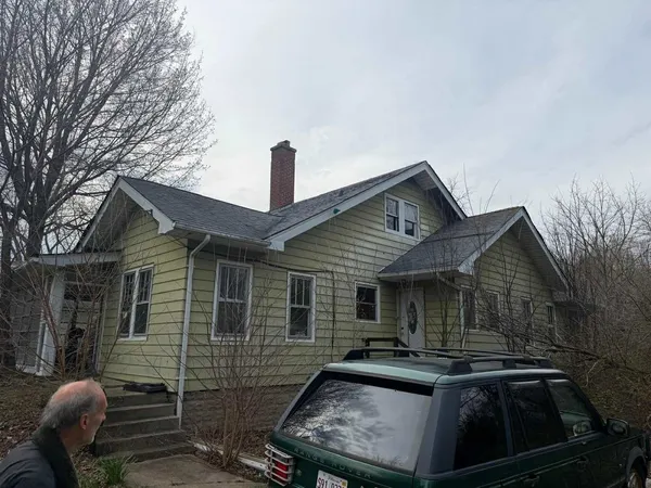 $299,999 | 10802 West Yorkhouse Road, Beach Park, IL 60087