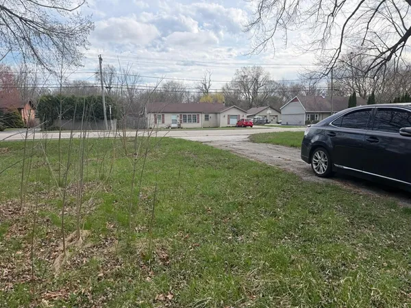 $299,999 | 10802 West Yorkhouse Road, Beach Park, IL 60087