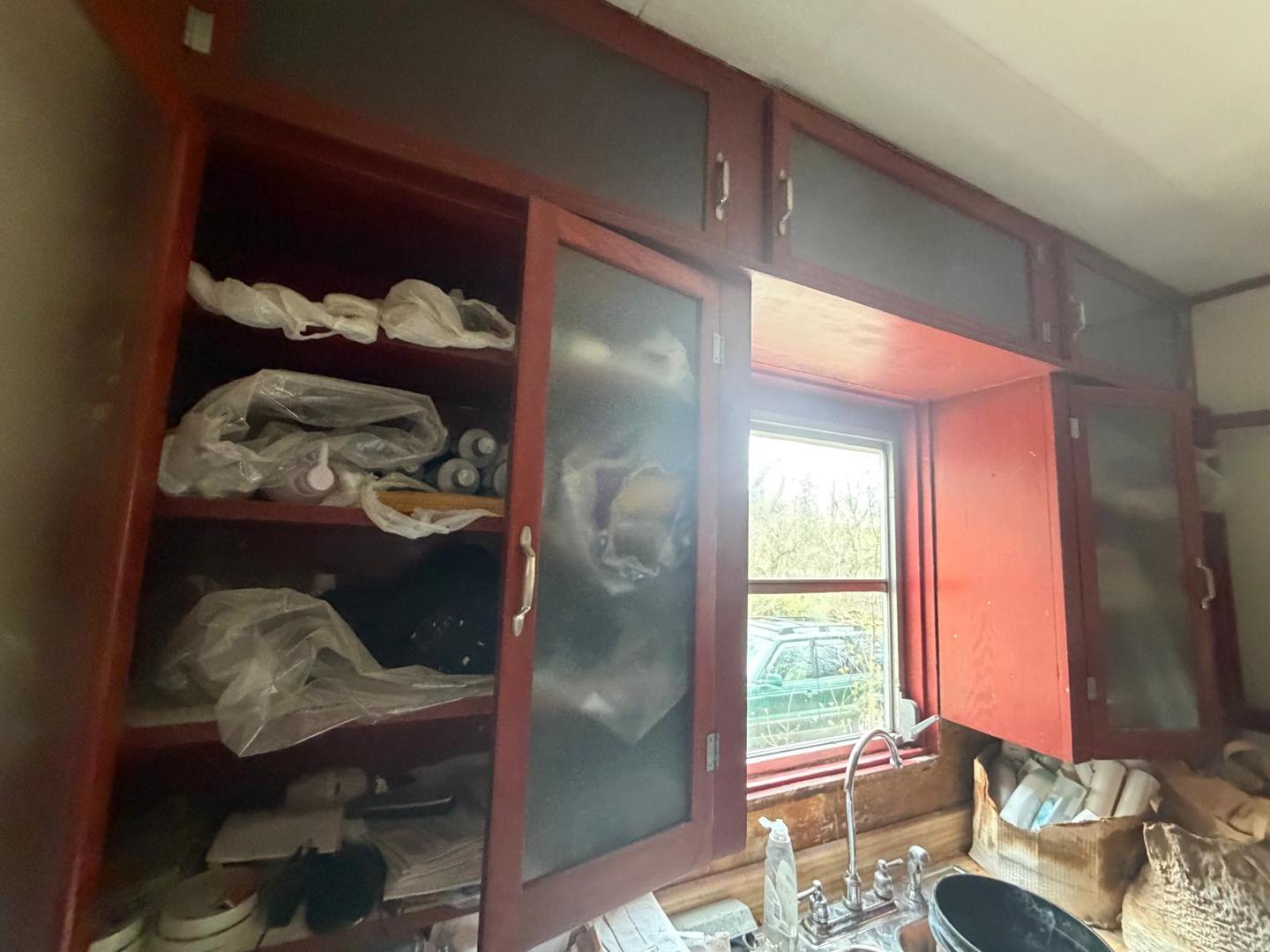 10802 West Yorkhouse Road Beach Park, IL 60087 - Photo 29 of 66 a living room with furniture and a window