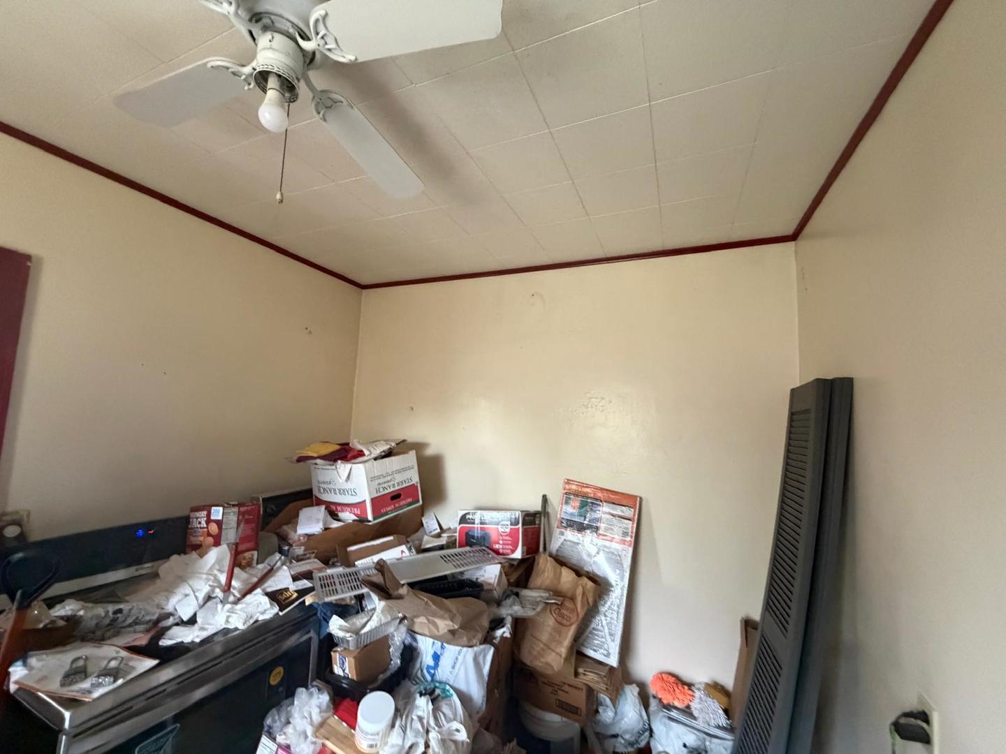 10802 West Yorkhouse Road Beach Park, IL 60087 - Photo 30 of 66 a room with furniture and a wooden floor