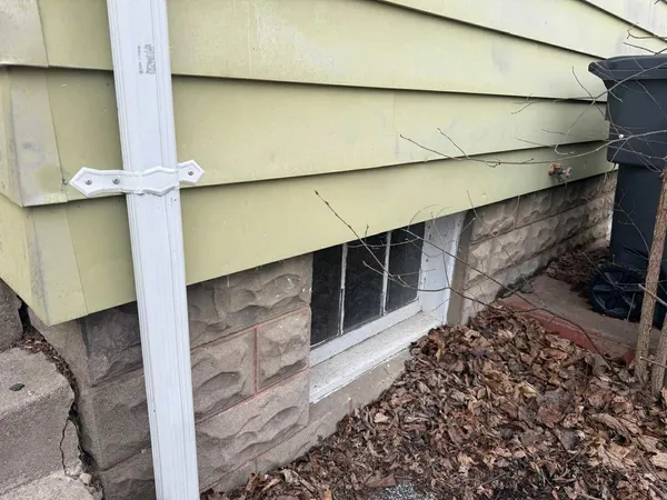 $299,999 | 10802 West Yorkhouse Road, Beach Park, IL 60087