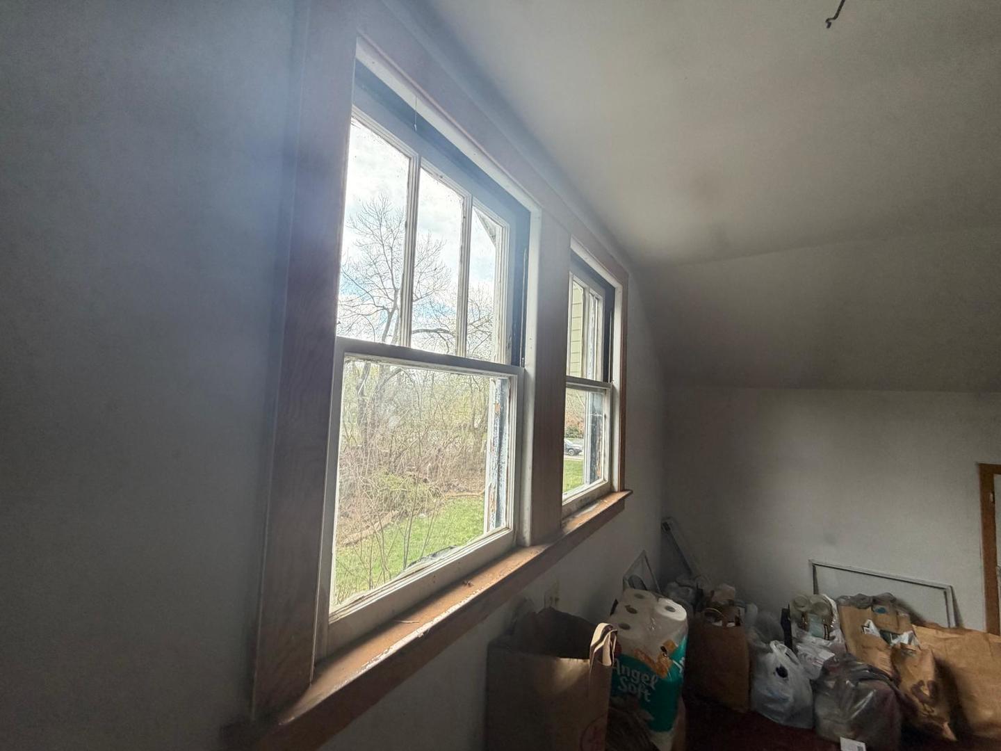 10802 West Yorkhouse Road Beach Park, IL 60087 - Photo 61 of 66 a living room with furniture and a window
