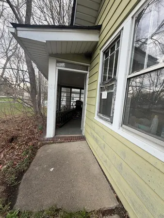 $299,999 | 10802 West Yorkhouse Road, Beach Park, IL 60087