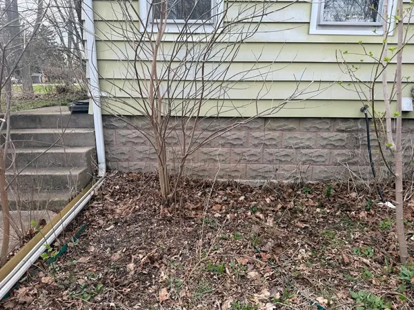 $299,999 | 10802 West Yorkhouse Road, Beach Park, IL 60087
