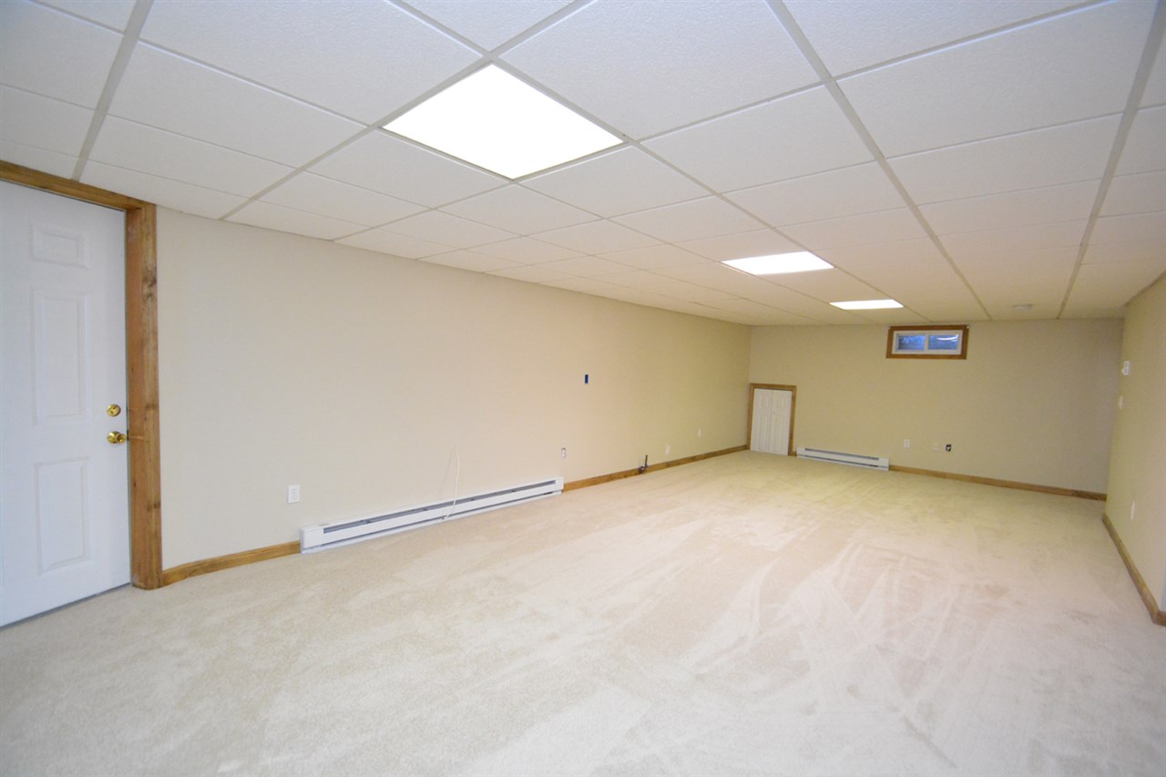 56 Durham Road, Unit 4 Dover, NH 03820 - Photo 25 of 39