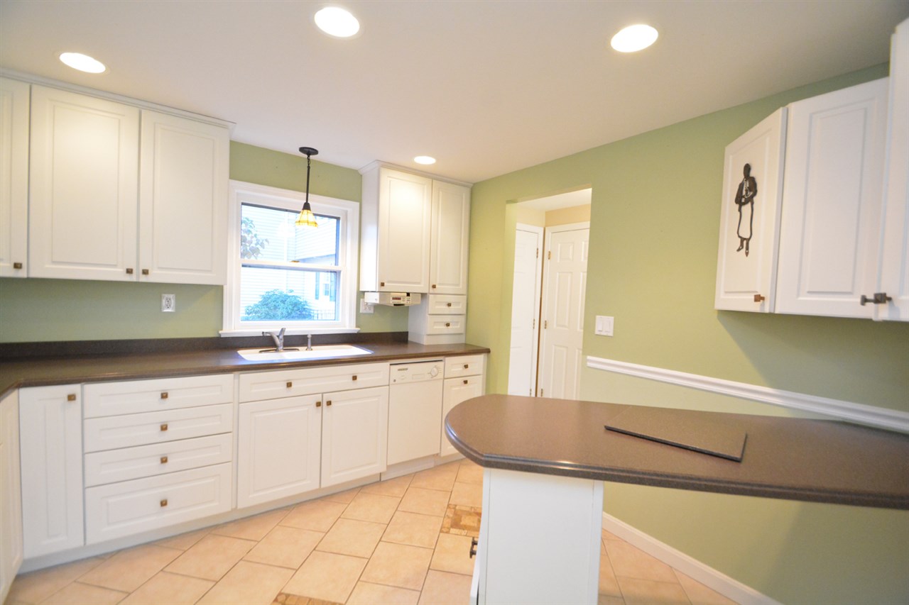 56 Durham Road, Unit 4 Dover, NH 03820 - Photo 8 of 39