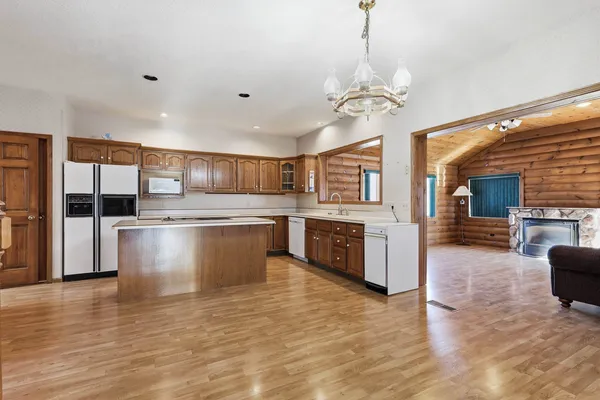 $649,900 | 2101 Nicholas Court, Bettendorf, IA 52722