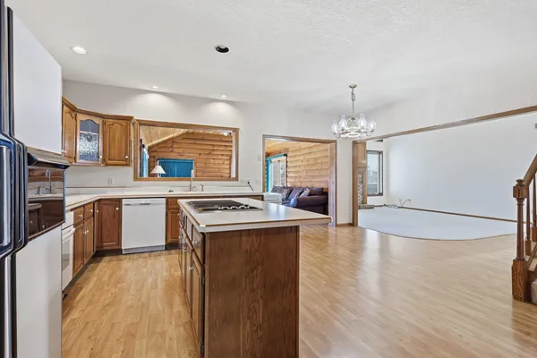 $649,900 | 2101 Nicholas Court, Bettendorf, IA 52722