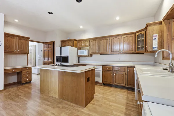 $649,900 | 2101 Nicholas Court, Bettendorf, IA 52722