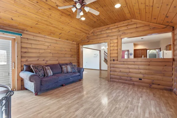 $649,900 | 2101 Nicholas Court, Bettendorf, IA 52722