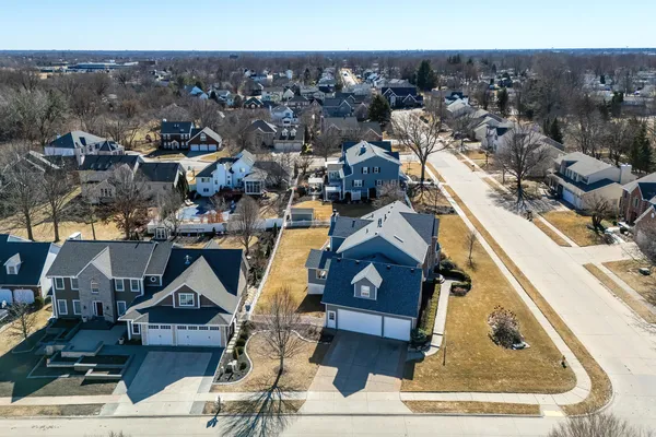 $649,900 | 2101 Nicholas Court, Bettendorf, IA 52722