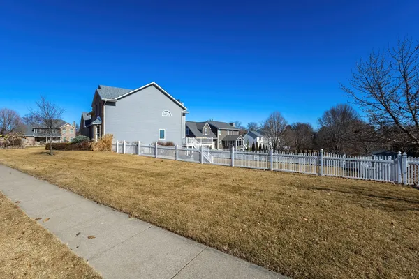 $649,900 | 2101 Nicholas Court, Bettendorf, IA 52722