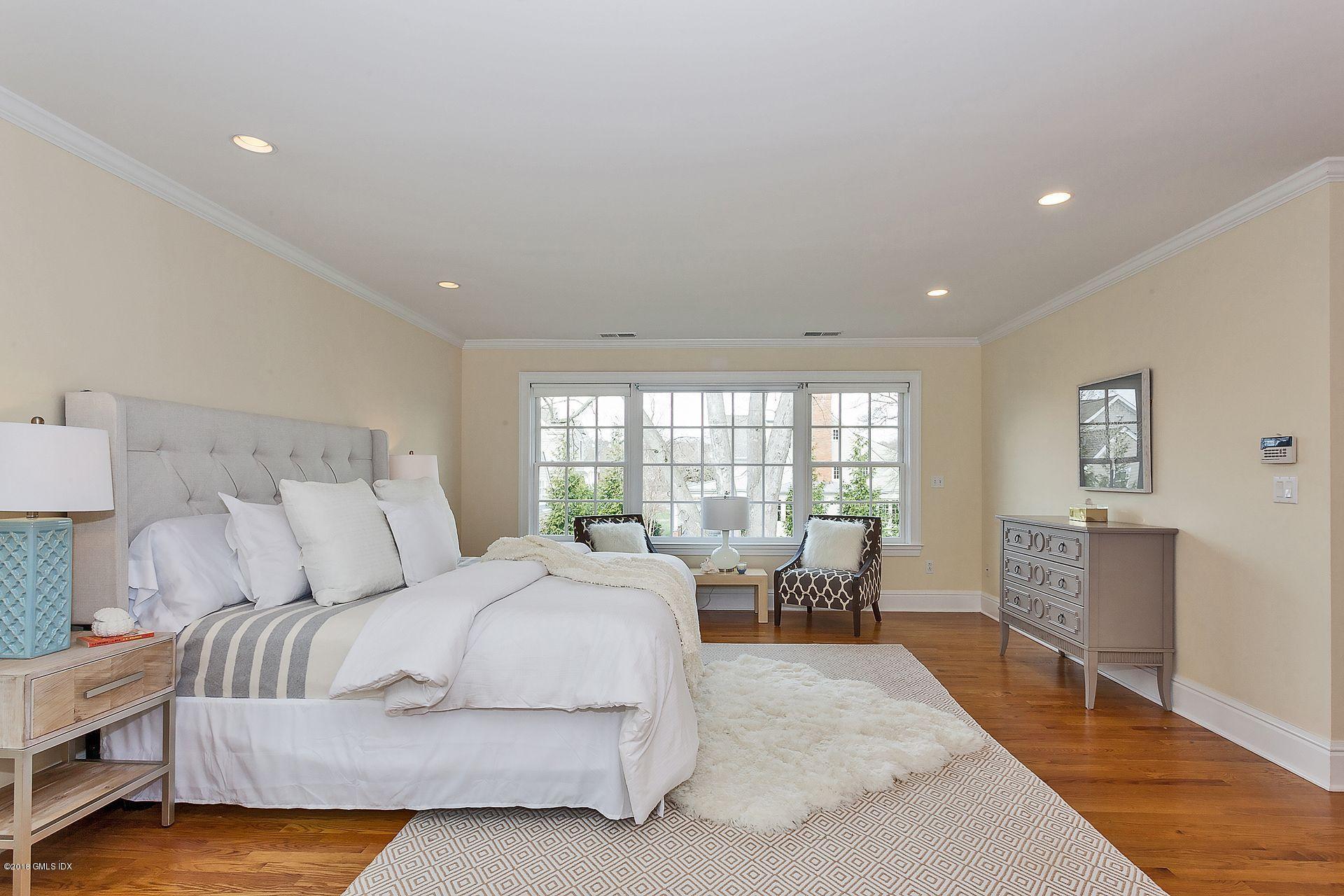 11 Grimes Road Old Greenwich, CT 06870 - Photo 11 of 19 17