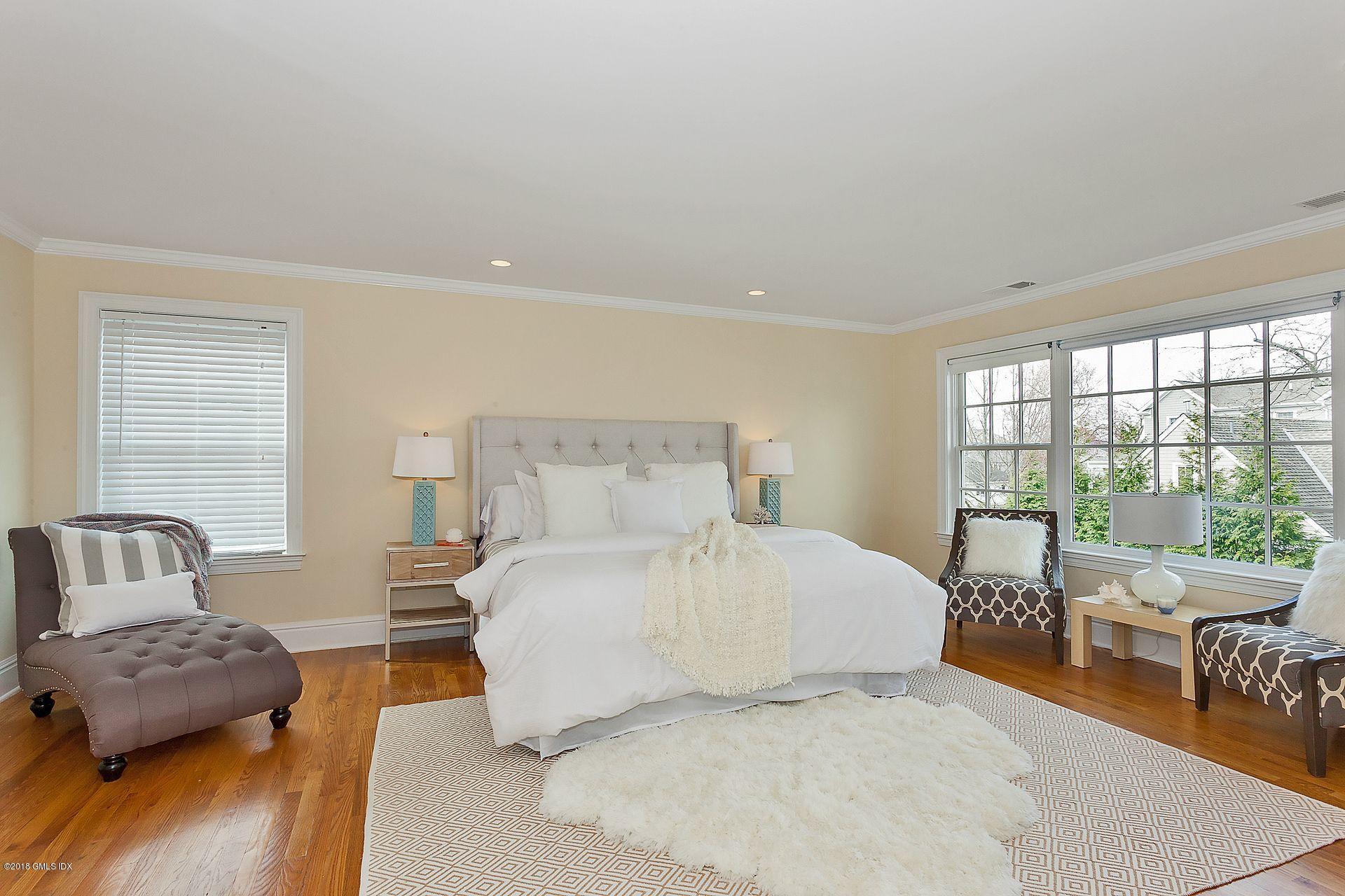11 Grimes Road Old Greenwich, CT 06870 - Photo 10 of 19 16