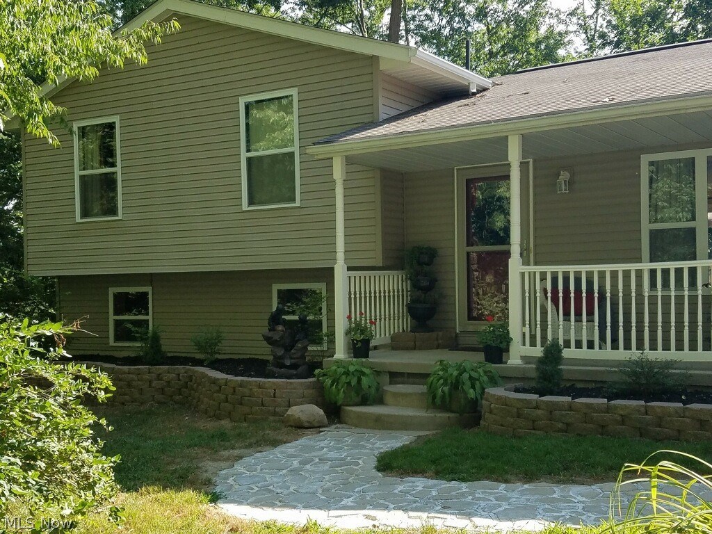 2344 Blake Road Wadsworth, OH 44281 - Photo 4 of 32