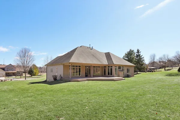 $687,500 | 1520 Pamme Court, West Bend, WI 53090