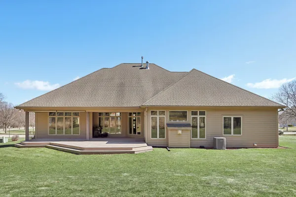 $687,500 | 1520 Pamme Court, West Bend, WI 53090